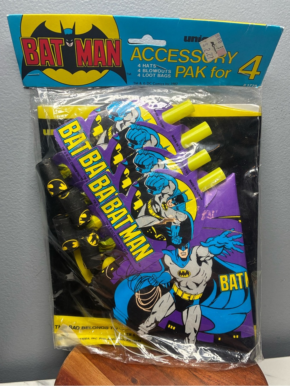 1989 Batman Party Accessory Pack NOS Hats Blowouts Loot Bags Sealed Unique
